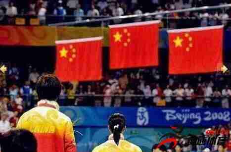 因主办方拒绝悬挂中国队国旗而直接退赛的中国钢管舞队