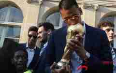 <b>阿雷奥拉是36年来首位没上场世界杯还拿到奖的</b>