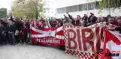 <b>马卡：塞维利亚球迷举行示威游行，抗议高层出售俱乐部</b>