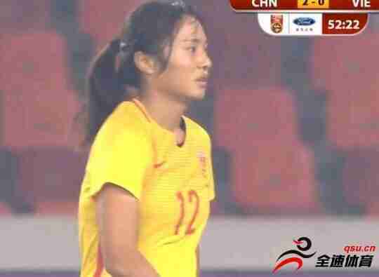 中国女足4-0大胜10人越南