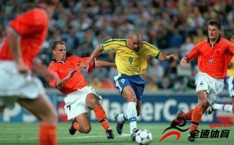 1998世界杯上荷兰队和巴西队哪个更强？