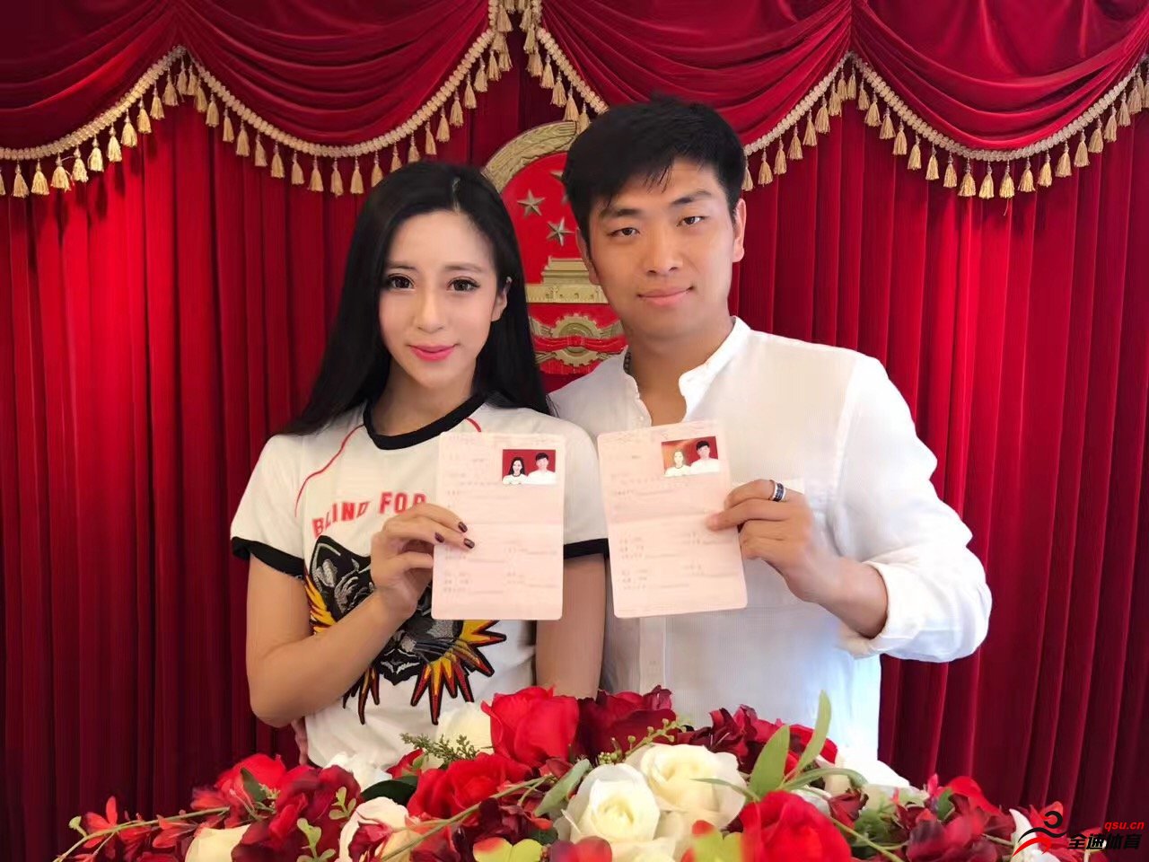 河北华夏幸福球员罗森文正式与女友结婚