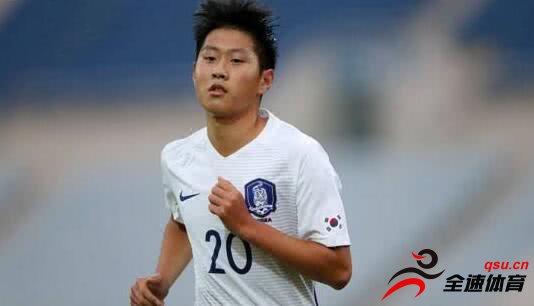 中国足球球员武磊大战韩国足球妖星