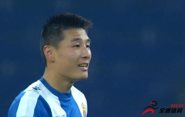 中国足球球员武磊大战韩国足球妖星