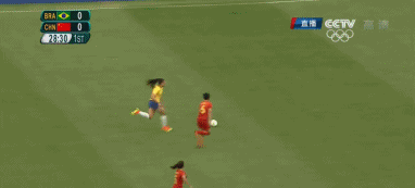 中国女足在2016年奥运会上被巴西围攻