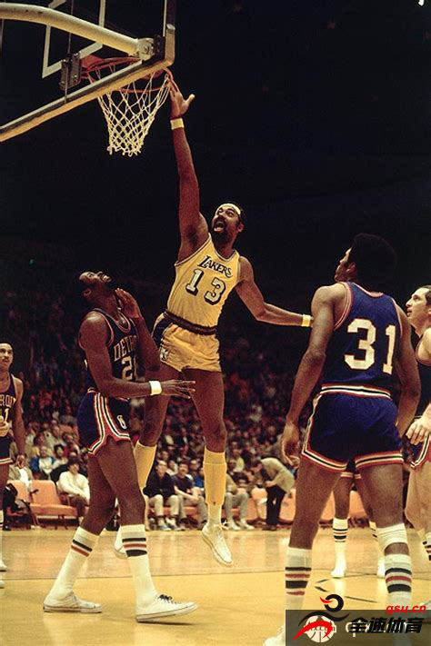 张伯伦的身高在NBA中算何种水平？