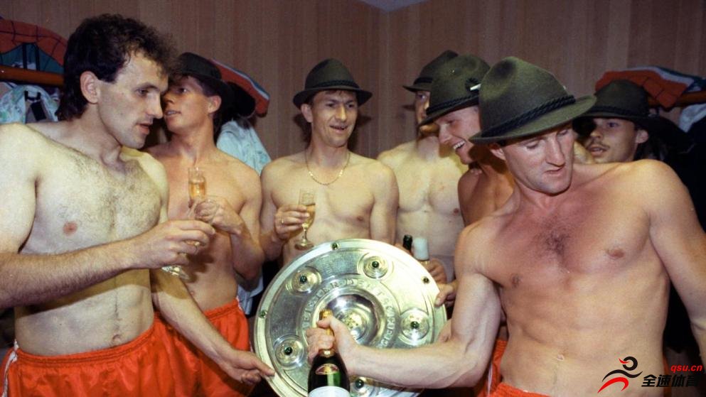 现年60岁的奥根塔勒1990年跟随德国队拿到世界杯冠军