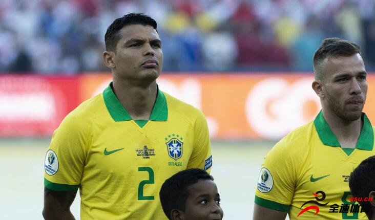 巴西队球员蒂亚戈-席尔瓦：36岁的阿尔维斯是自己的榜样