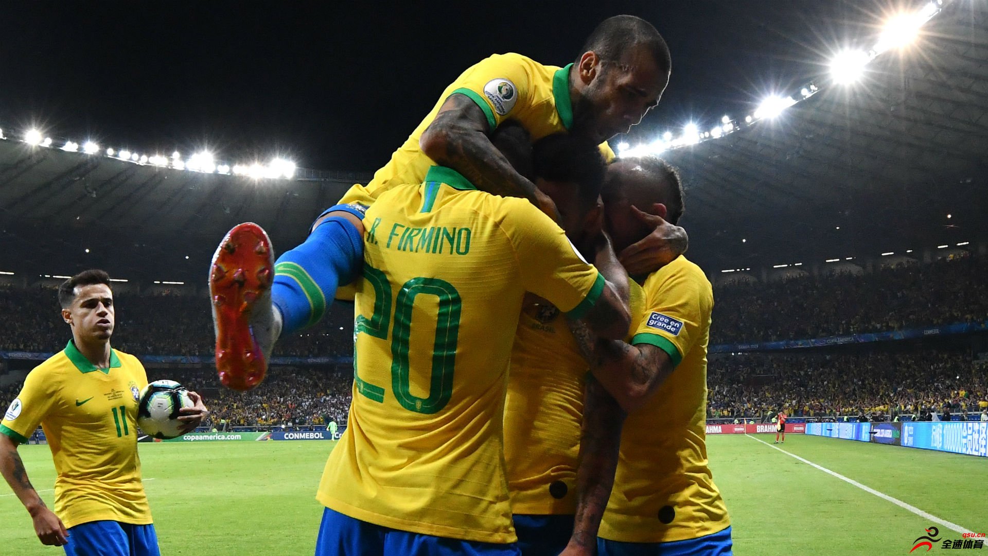 巴西队在贝洛奥里藏特2-0战胜阿根廷，首次进入美洲杯决赛