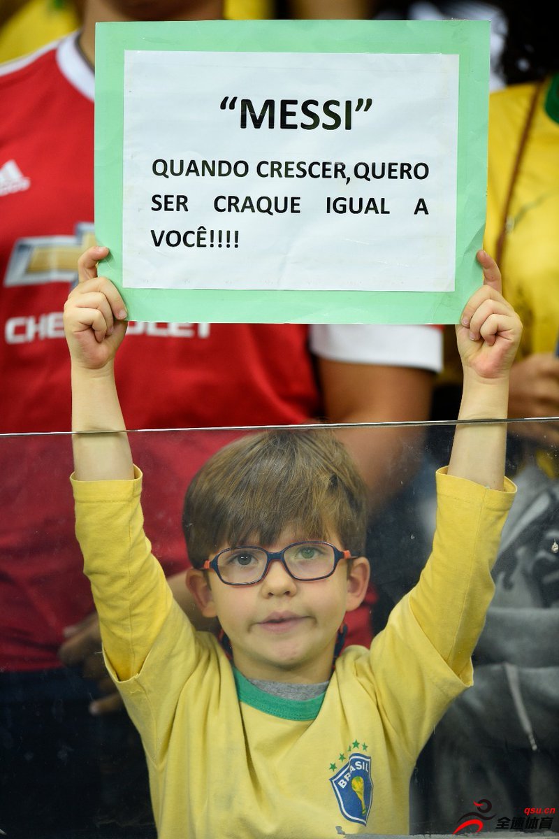 梅西依然是孩子们和巴西球迷们心中的偶像