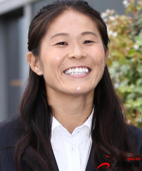 37岁的日本女足元老级球员泽穗希突然闪电宣布退役