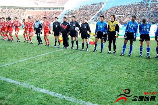 1999年足协杯决赛首回合 大连万达1：1战平山东鲁能