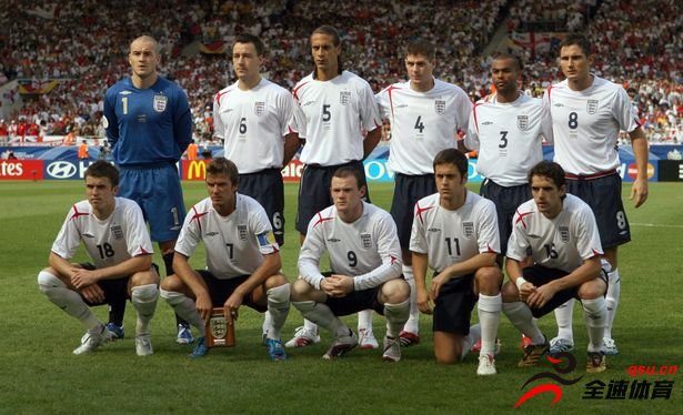 在06年世界杯出局后，英格兰队在返程途中险些遭遇空难