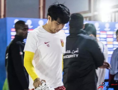 中国男足将在小组赛上身穿新客场球衣迎战韩国男足