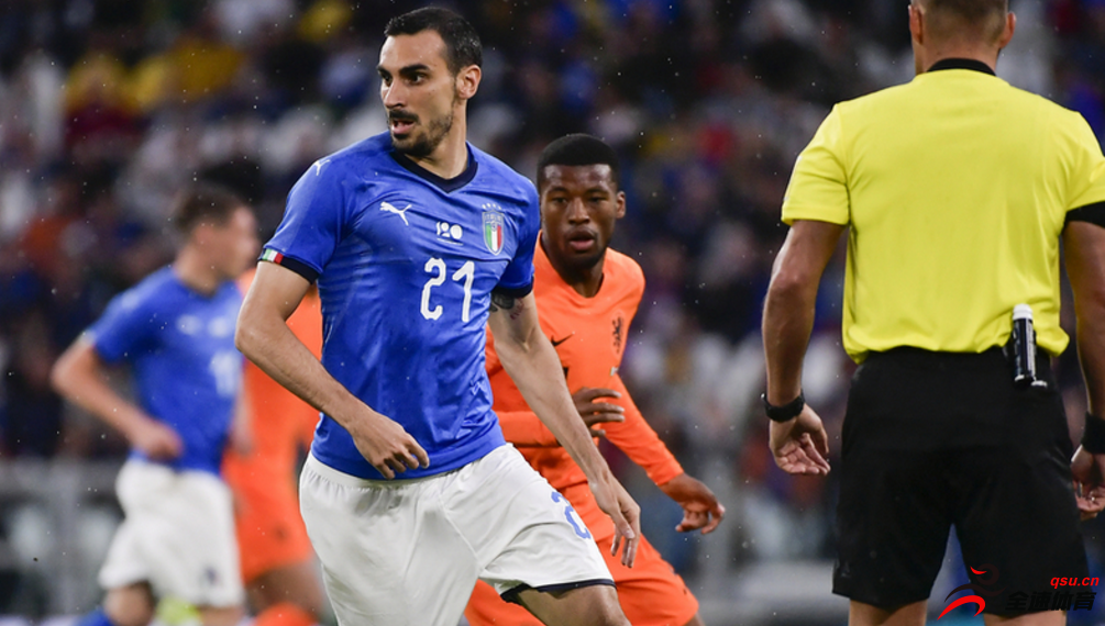 意大利球员克里西托迎战荷兰时染红被罚下