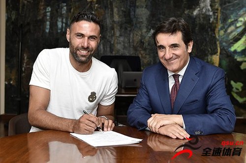 意大利门将西里古与都灵队签下为期三年的合同