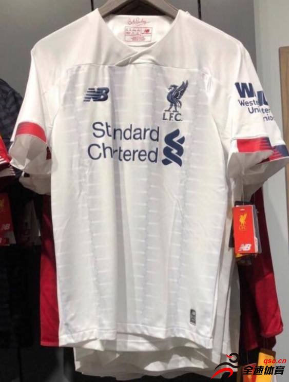 利物浦客场球衣发布，网上流出了白色的客场球衣照