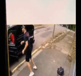 英国当地警方公布了厄齐尔和科拉希纳茨遭遇抢劫的最新视频
