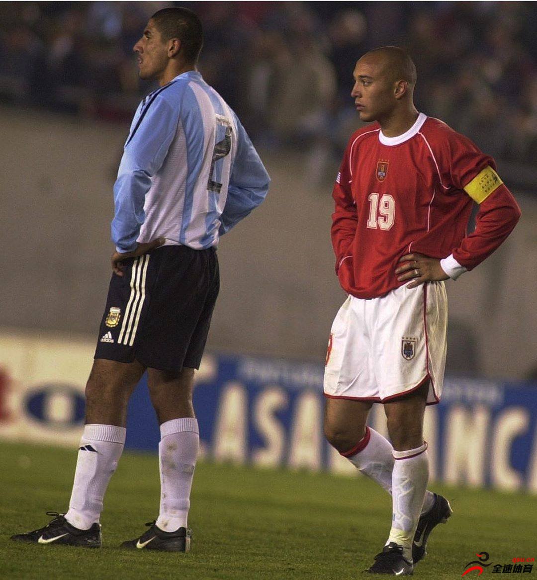 切万顿上回忆当年代表乌拉圭国家队与阿根廷交战的场景