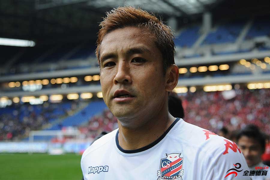 出生于1979年的中场老将稻本润一与日本J3联赛球队签约