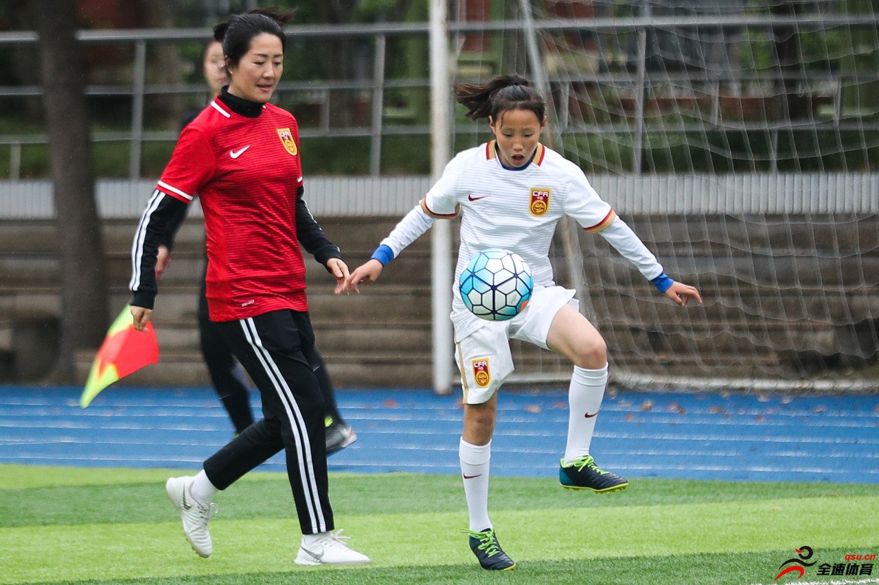 浦玮:中国足球要靠基层的孩子们