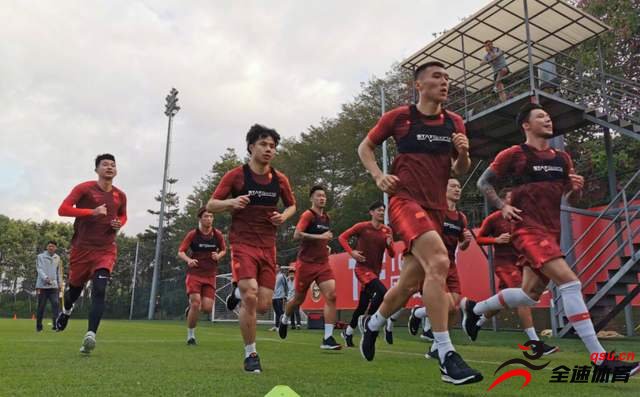 中国男足受疫情影响取消了原计划与中超球队的两场热身赛