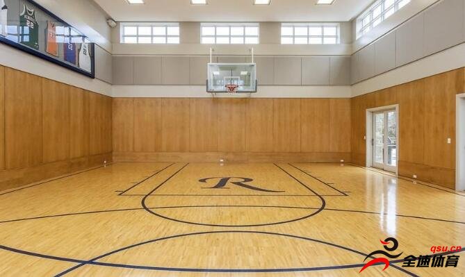 前NBA球星迈克尔-里德挂牌出售其新奥尔巴尼的豪宅