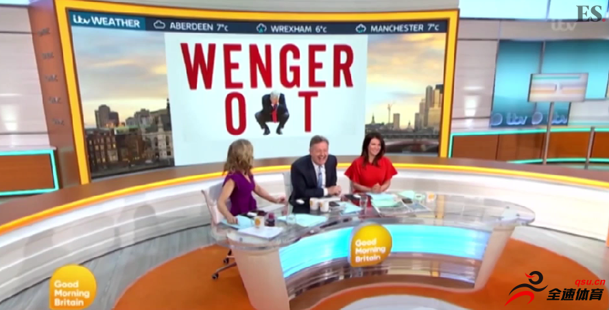 温黑皮尔斯-摩根在最近的直播节目中利用大屏幕打出“WENGER OUT”标识