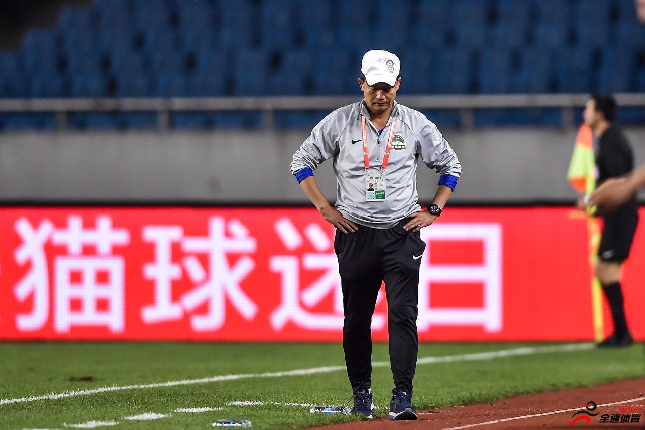 王宝山在毫无征兆的情况下宣布辞去河南建业一线队主教练职务