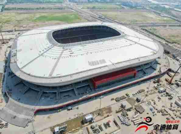 上海浦东新区的浦东足球场施工已经进入尾声阶段