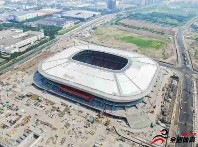 上海浦东新区的浦东足球场施工已经进入尾声阶段