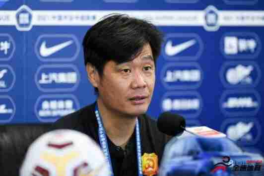 李霄鹏担任中国国家男子足球队主教练职务