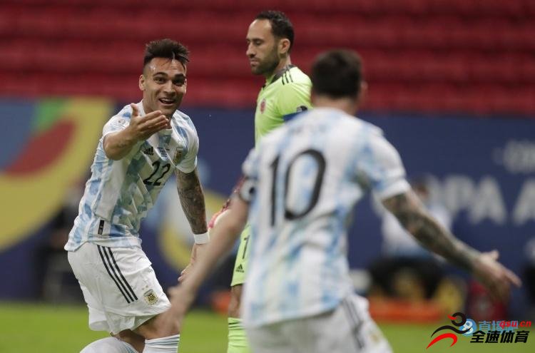 阿根廷队在多哈首次公开训练课，梅西劳塔罗迪马利亚未现身