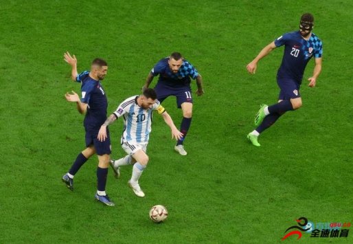 里瓦尔多：预测阿根廷2-1取胜，这届赛事让我